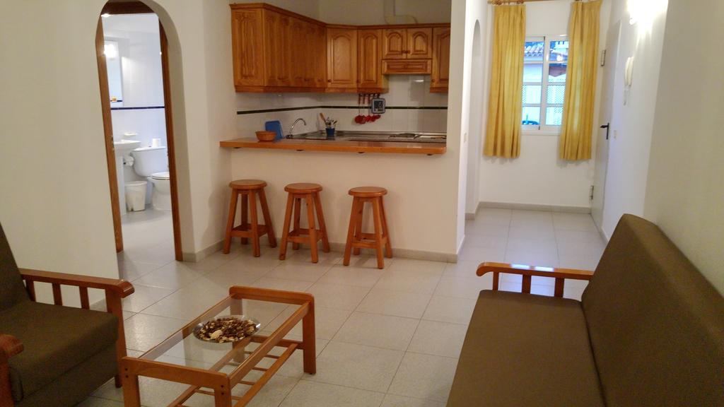 Apartamentos Martell ปลายา เด ซานเตียโก ภายนอก รูปภาพ